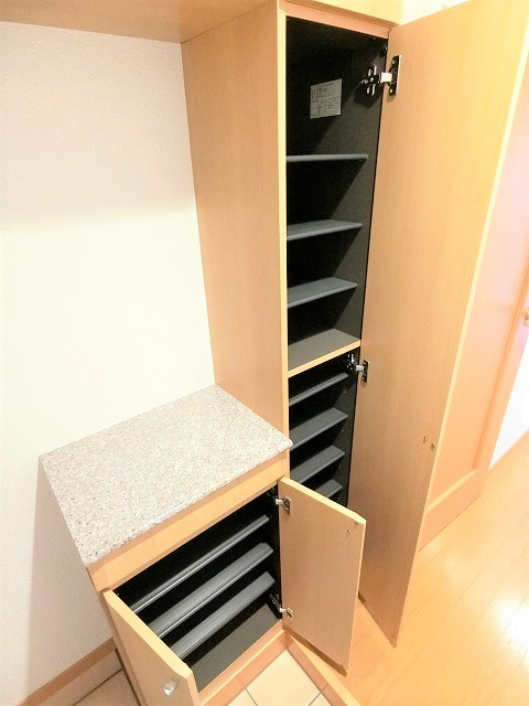 オレンジ・ヒルの玄関