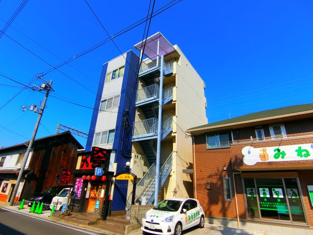 ViVi本町の外観