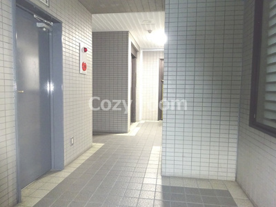 【エントランス】 | サンクリエイト江坂 | 落ち着いたエントランスです