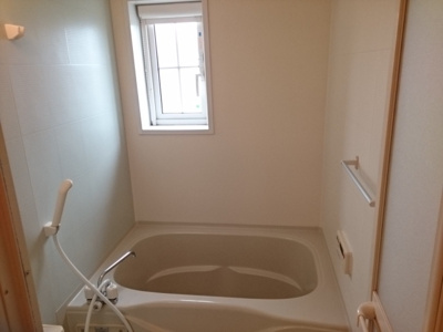 【浴室】 | アクティブ・ウィングⅩ | コンパクトで使いやすいお風呂です