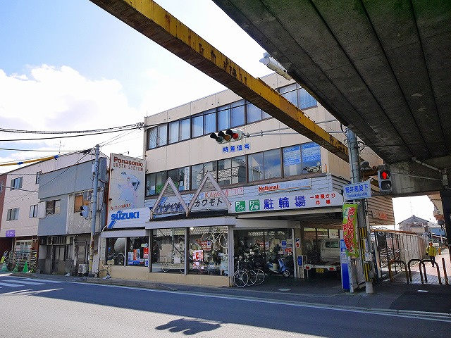 筒井駅前テナントの外観