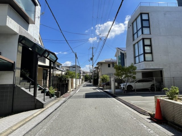 芦屋市西蔵町　売土地の前面道路含む現地写真