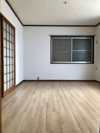 サンコーハイツの洋室
