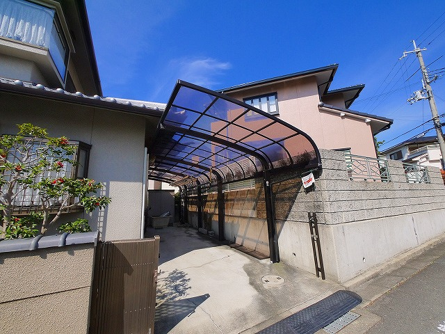 七条戸建の駐車場|駐車場に車を止められます