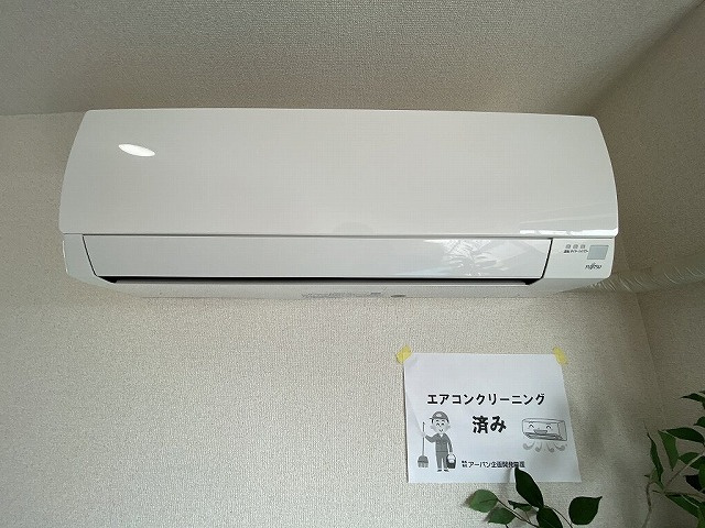 【設備】 | ロイヤルハイツ東海大前 | 暑い夏や寒い冬に大活躍のエアコン付きです☆冷暖房完備で1年中快適に過ごせます♪