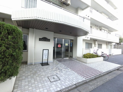 【エントランス】 | ルミネ川崎下並木 | JR南武線・京急本線「八丁畷」駅徒歩2分
JR東海道線・京浜東北線・南武線「川崎」駅徒歩15分と好立地
