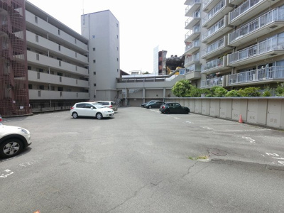 【駐車場】 | 旭台ハイツ | 平置き駐車場