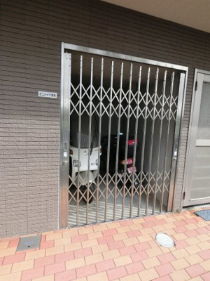 【その他共用部分】 | ミオカステーロ新横浜 | バイク置場。
