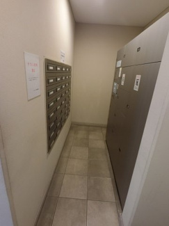 【その他共用部分】 | 不在時にもお荷物が受け取れる宅配ボックス。