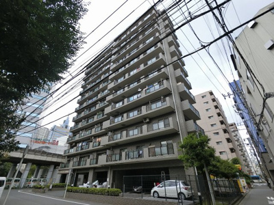 【外観】 | ダイアパレスセンタースクエア川崎 | 5階部分・角部屋につき採光・通風良好です。
独立性の高い洋室は子供部屋、書斎など多目的利用が可能。