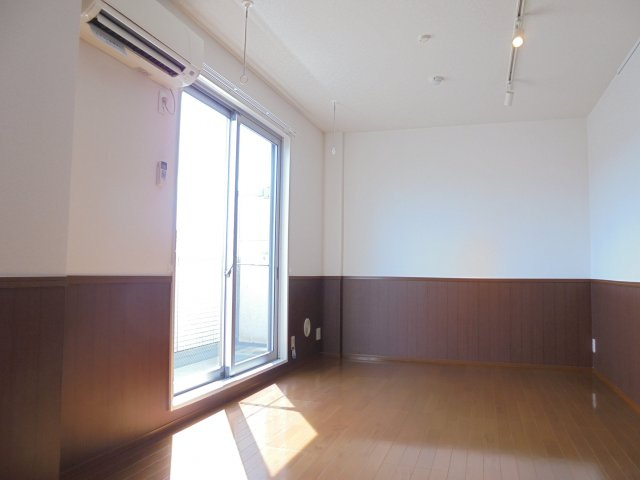 ロイヤルパレス市川の居間・リビング