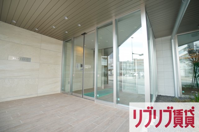 新日本EXビルのエントランス