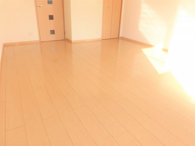 モナリエ表佐の洋室