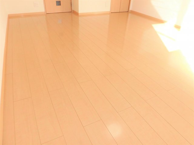 モナリエ表佐の洋室