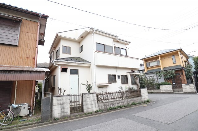 鴻巣市人形１丁目の中古一戸建の外観|建物裏側から撮影。2020年3月7日 15:30頃撮影。