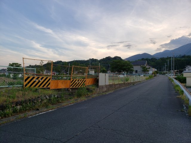上宮地オリンピアⅠ期10区画分譲地　区画⑧の前面道路含む現地写真