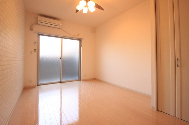 オランジュ上小阪 ( 近畿大学 一人暮らし )の洋室