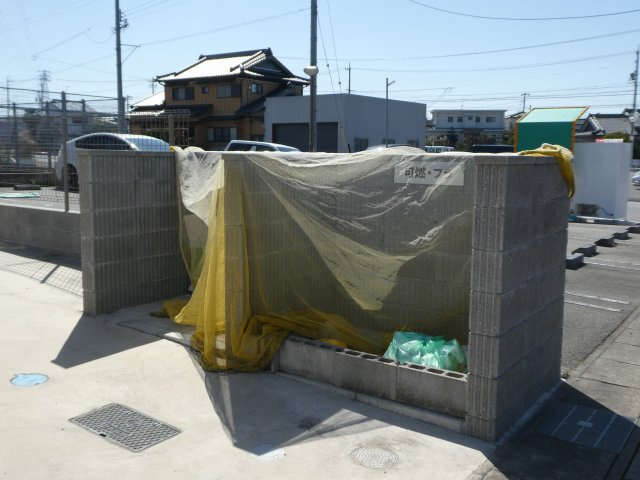 トレス ピノのその他共用部分|敷地内ゴミ置き場