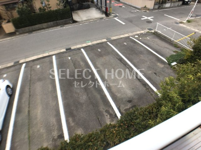 【駐車場】 | コーポラスノベルティD棟 | 駐車場に車を止められます