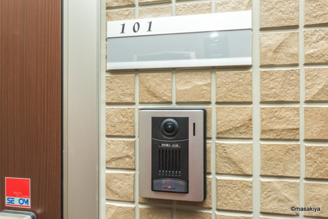 セジュール中越のエントランス