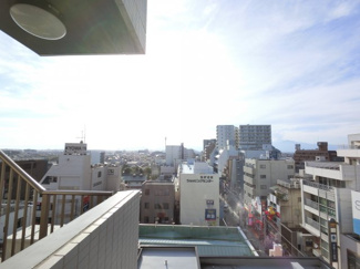 【展望】 | 共用廊下からの眺望です。晴れの日には富士山が正面に見えます。