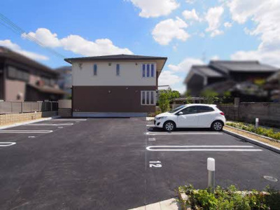 【駐車場】 | ＳｈａＭａｉｓｏｎ屋敷山 | 駐車場に車を止められます