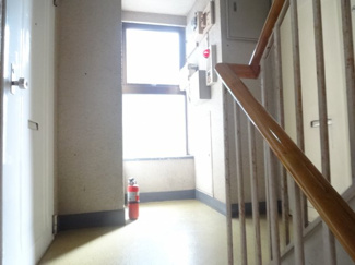【その他共用部分】 | 根岸マンション　共用廊下