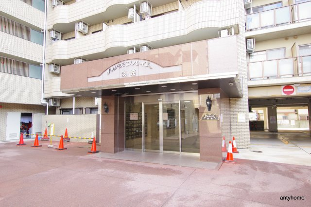 ノルデンハイム淡路　仲介手数料無料のエントランス