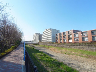 【周辺】 | 久米川マンションの周辺　空堀川沿いです