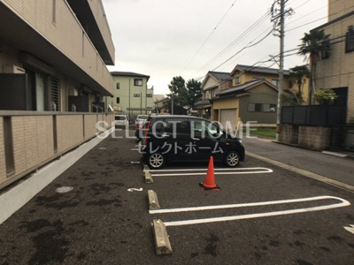 【駐車場】 | メゾン宮前 | 駐車スペースもあります