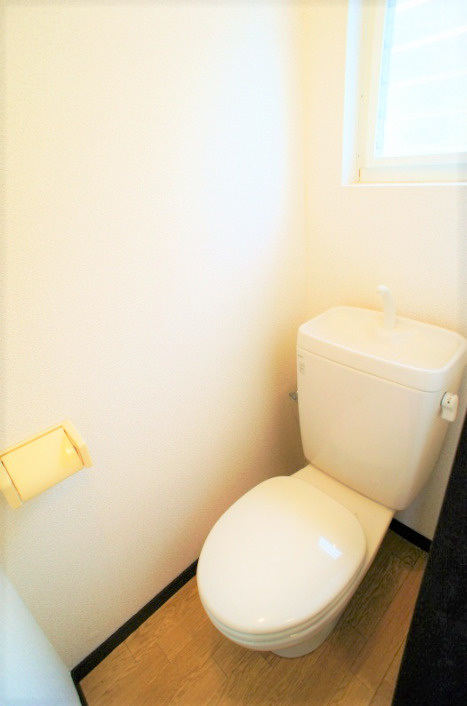 シティコーポのトイレ|落ち着いた色調のトイレです