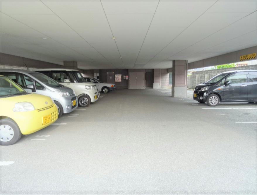コンフォールHIの駐車場|駐車場です