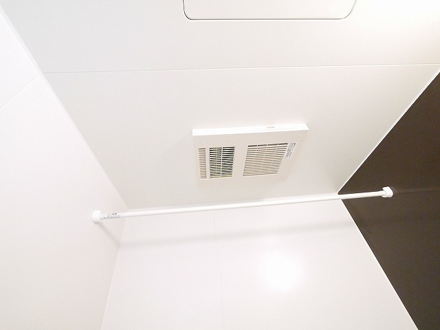 シャーメゾン石見の設備|浴室乾燥機付き