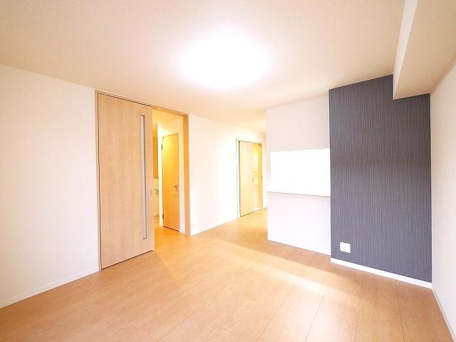 シャーメゾン石見の居間・リビング|使いやすいリビングです