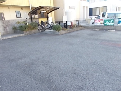 【駐車場】 | クリスタル城西 | 敷地内駐車場有。