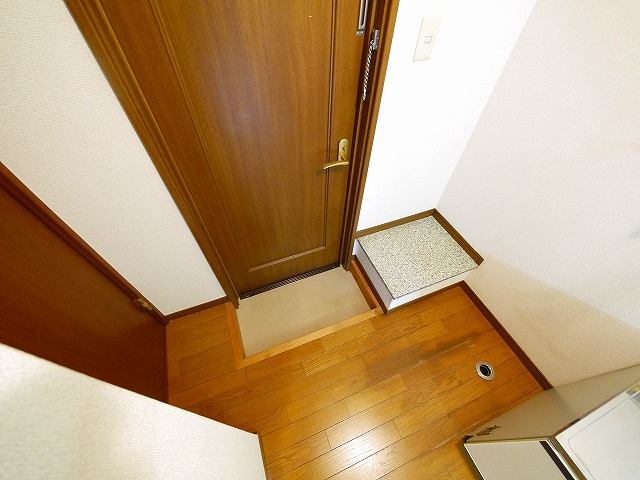 メゾンレイ天理の玄関|シンプルで使いやすい玄関です