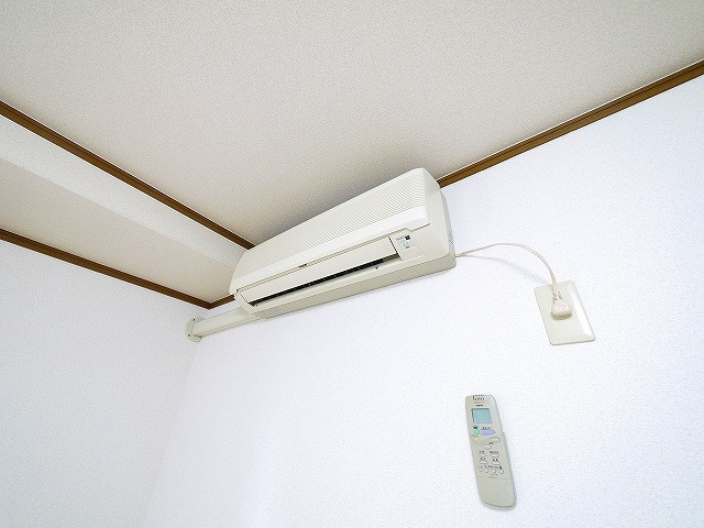 メゾンレイ天理の設備|エアコン