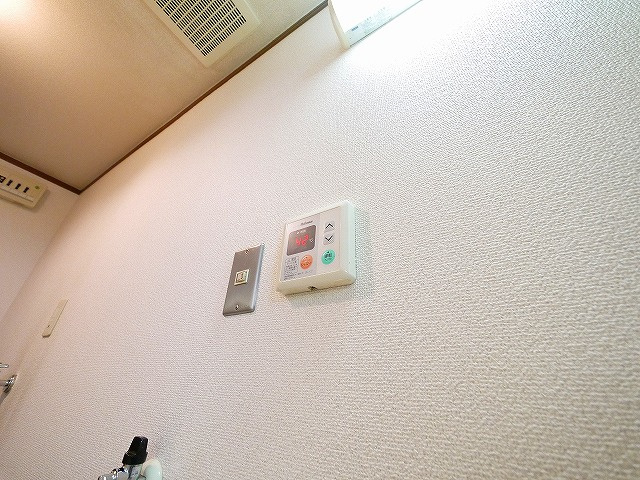 メゾンレイ天理の設備|給湯リモコン