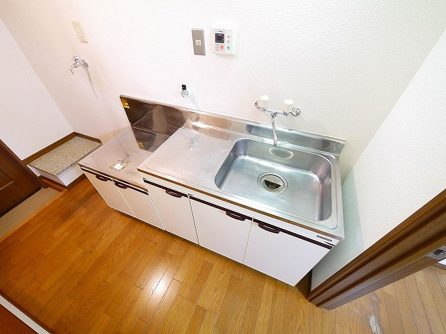 メゾンレイ天理のキッチン|きれいなキッチンです