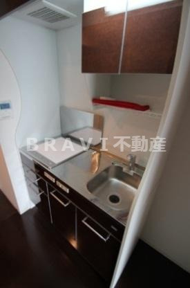 SERENiTE本町エコート（セレニテ本町エコート）　BRAVI不動産のキッチン|【SERENiTE本町エコート】使いやすいキッチンです