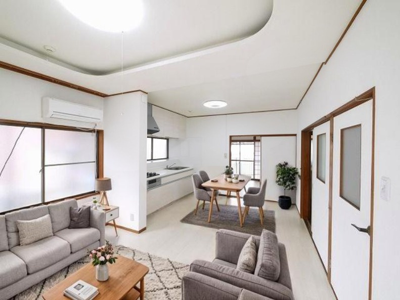 大和郡山市九条町877‐13貸家の居間・リビング|CGで家具等を配置したもので家具等は含まれません