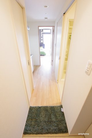 スプランディッド新大阪3　仲介手数料無料の玄関