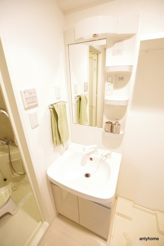 スプランディッド新大阪3　仲介手数料無料の洗面所