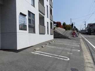 【駐車場】