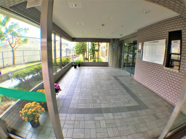 エスポア常滑のエントランス