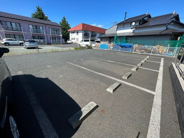 ウェストボヌールの駐車場