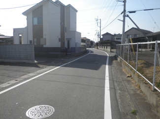 【前面道路含む現地写真】 | 前面道路含む現地写真です