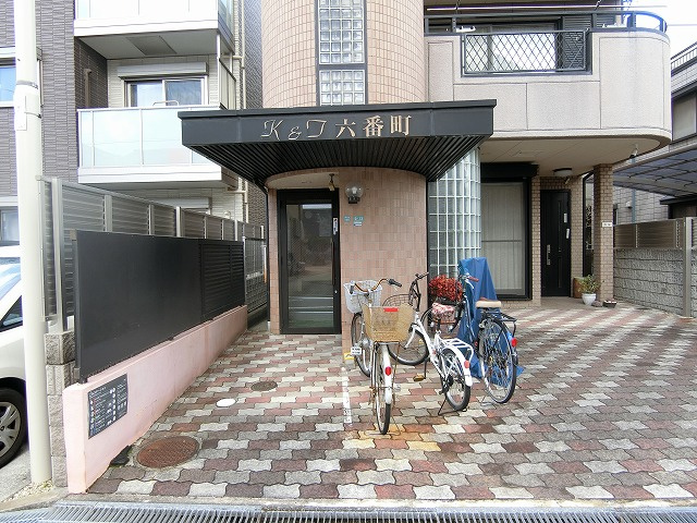 【エントランス】