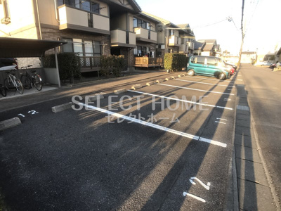 【駐車場】 | オリーブＢ棟 | カースペースがあります