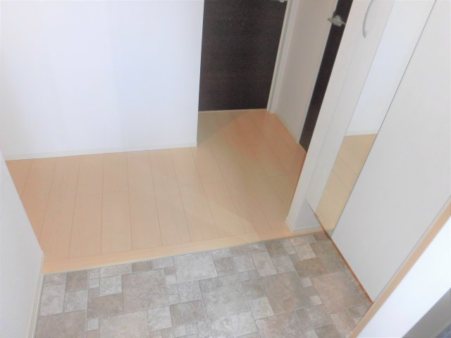 レジデンス小野の玄関